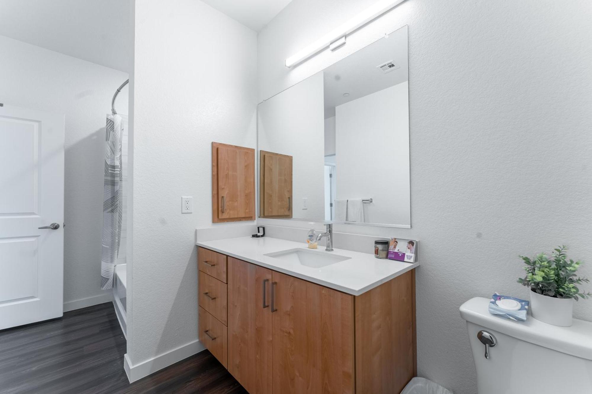 Gateway To Old Town King 1 Bedroom With Balcony