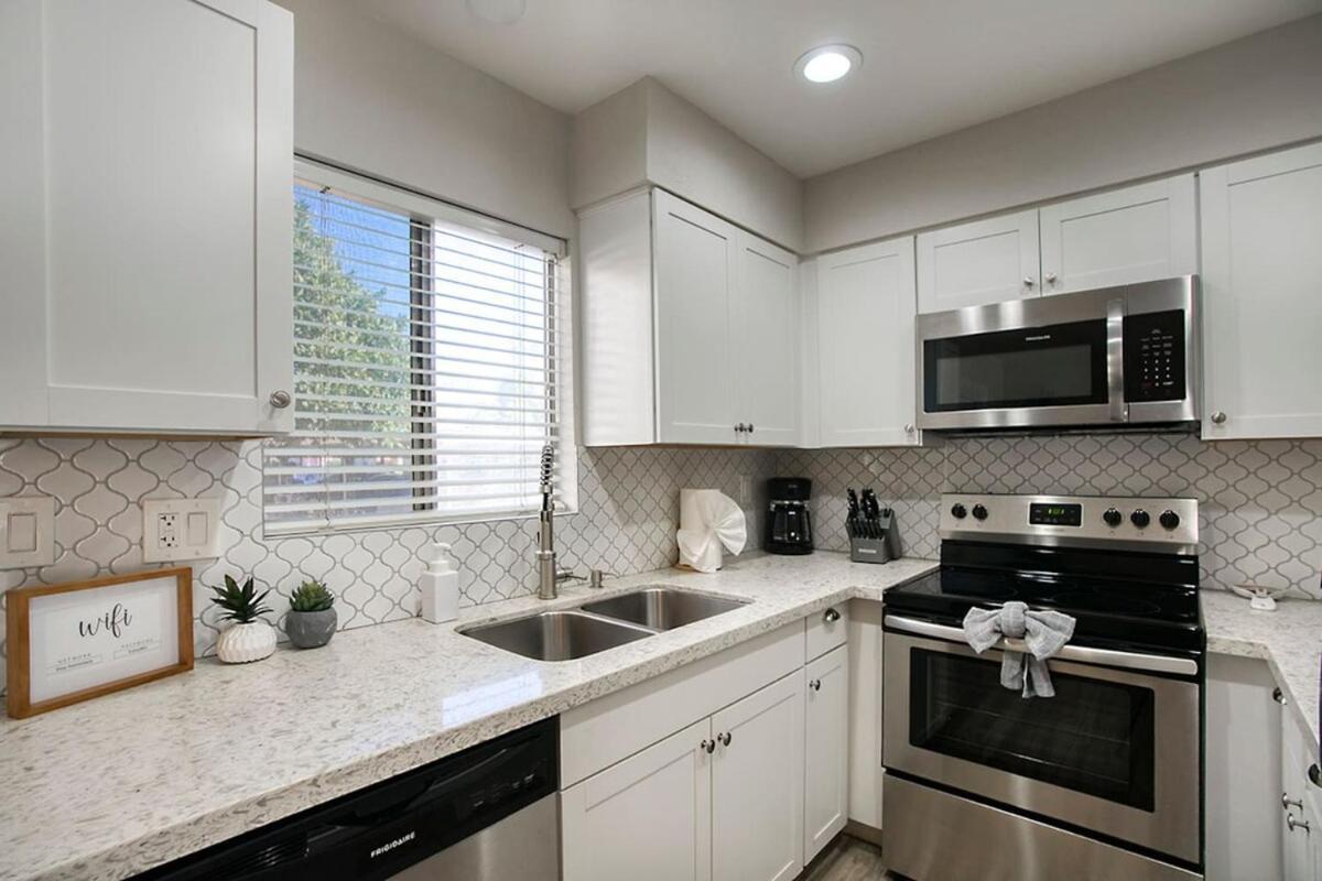 - Two Bedroom Townhouse Apartment Scottsdale