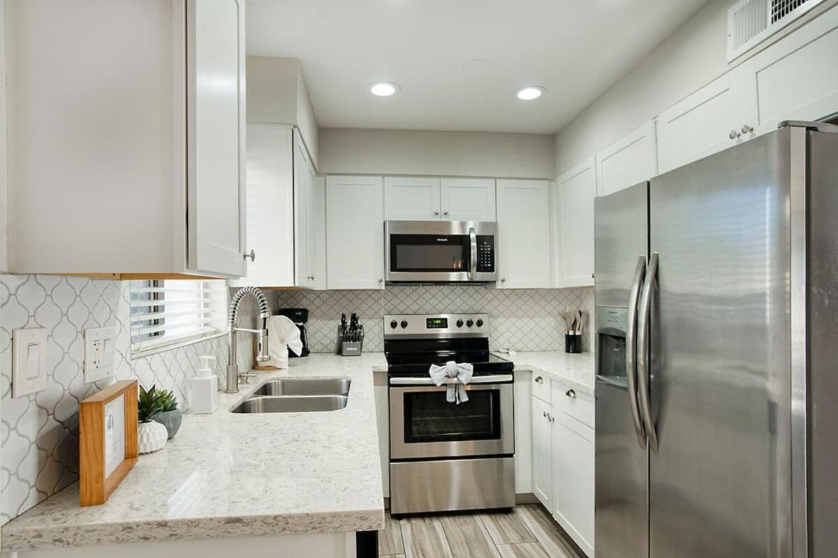 - Two Bedroom Townhouse * Scottsdale