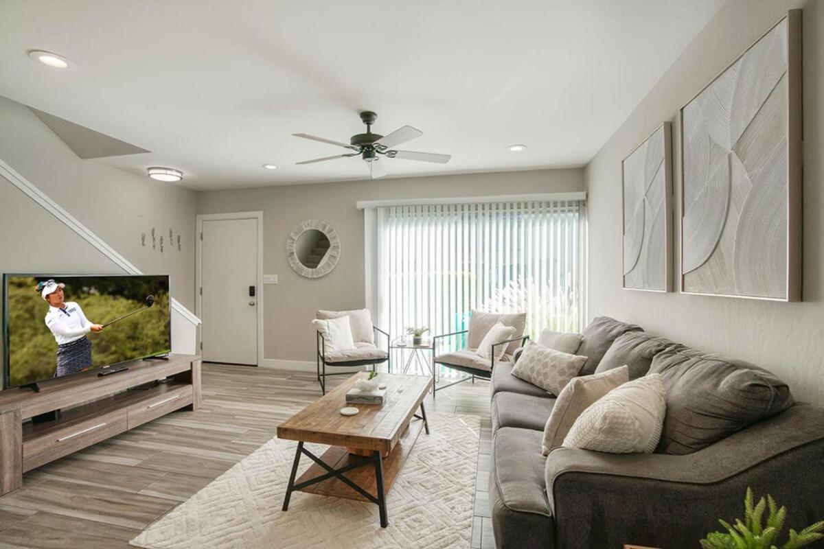 - Two Bedroom Townhouse Scottsdale