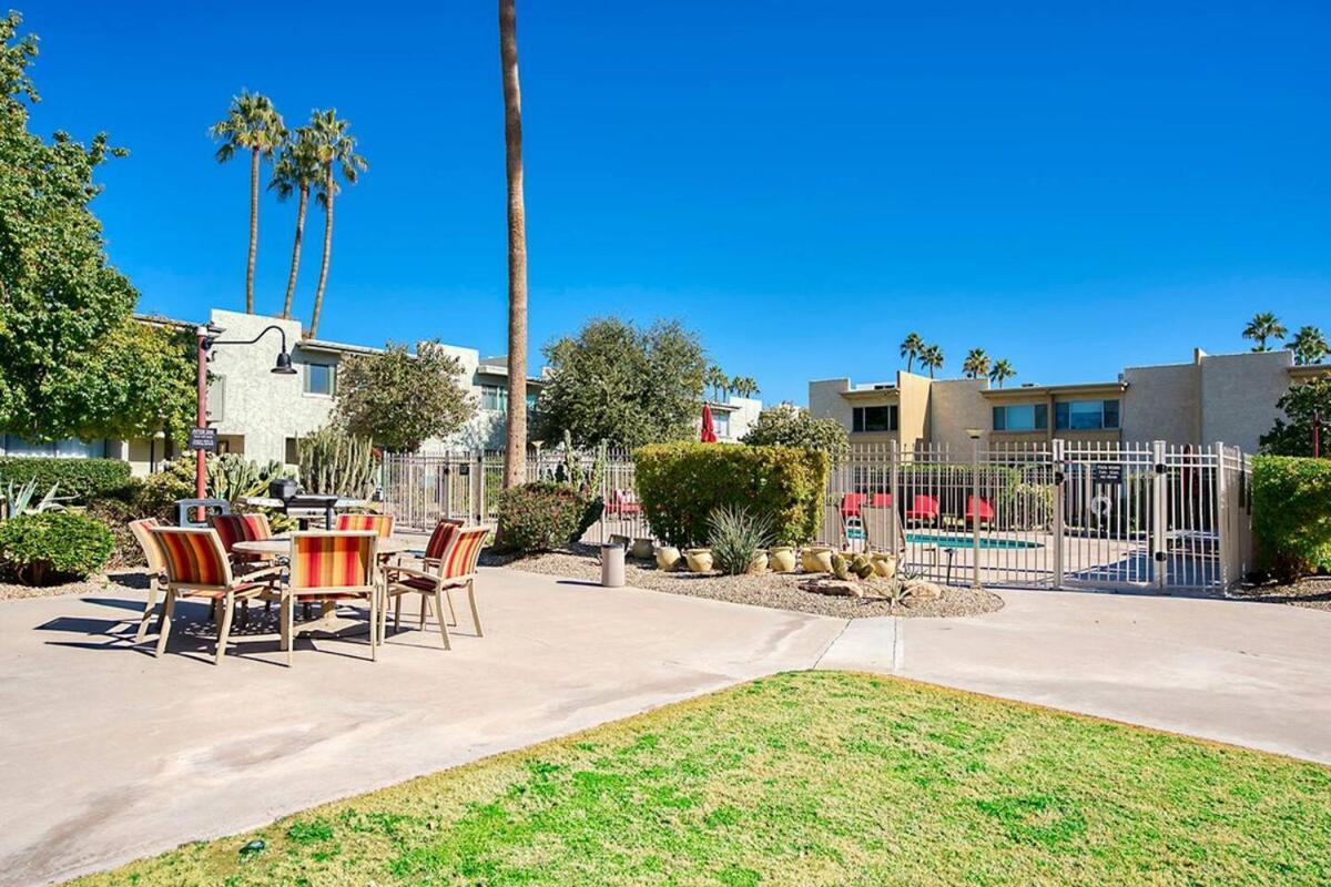 Apartment - Two Bedroom Townhouse *