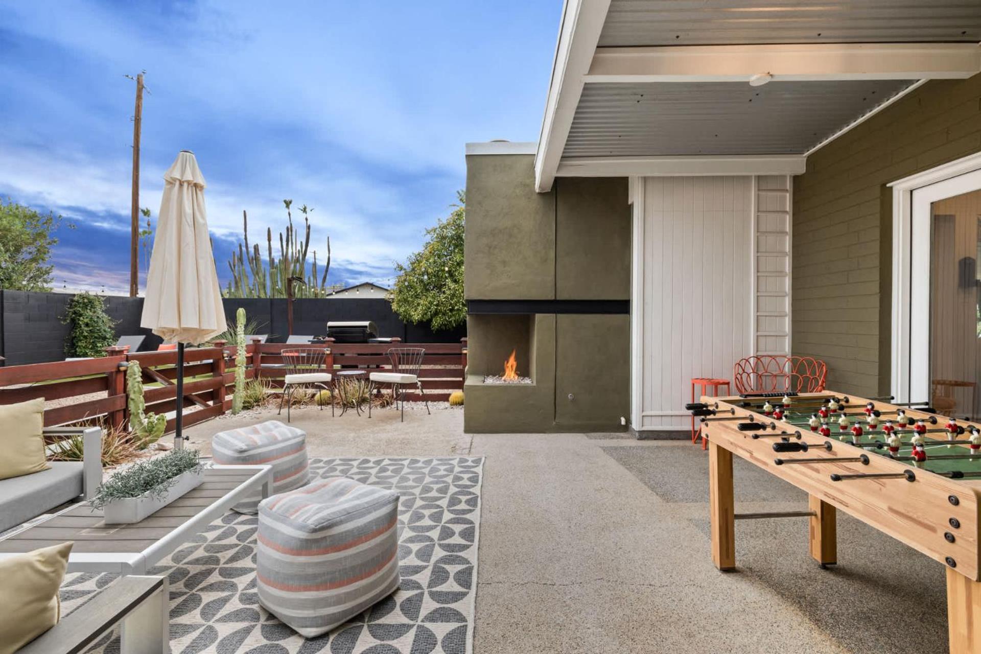 Mid-century Marvel - Poolside Patio With & Bocce Holiday home *