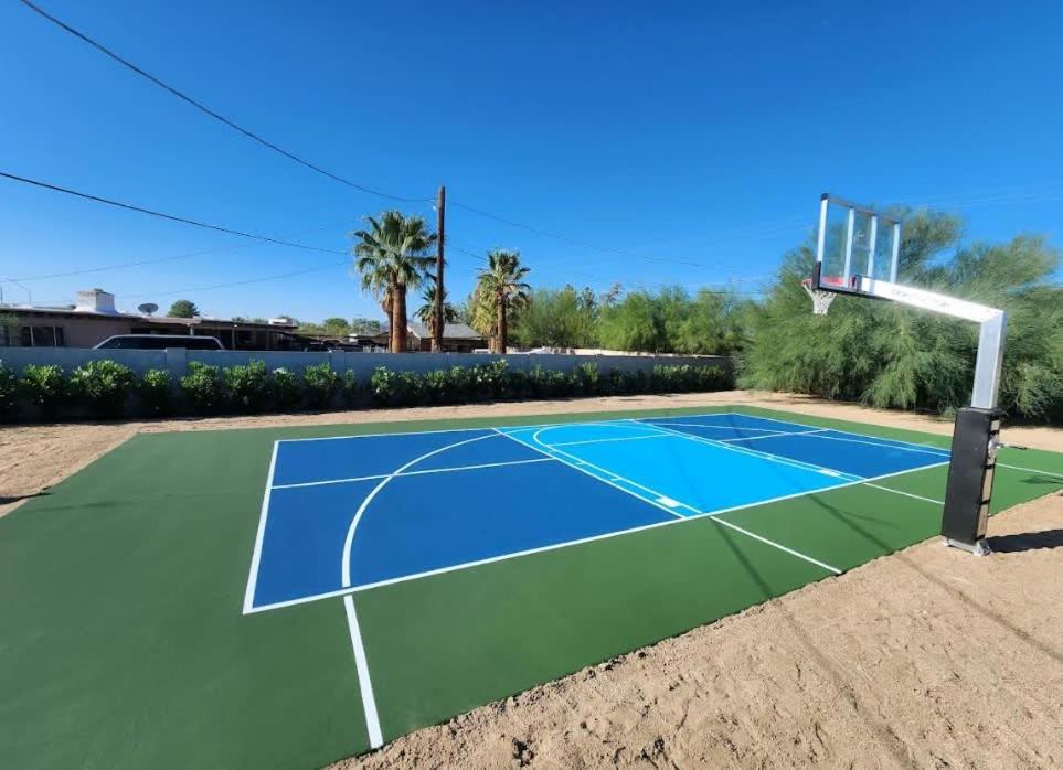 Holiday home Desert Willow - Pool Pickleball Basketball Court Firepit & Putting Scottsdale