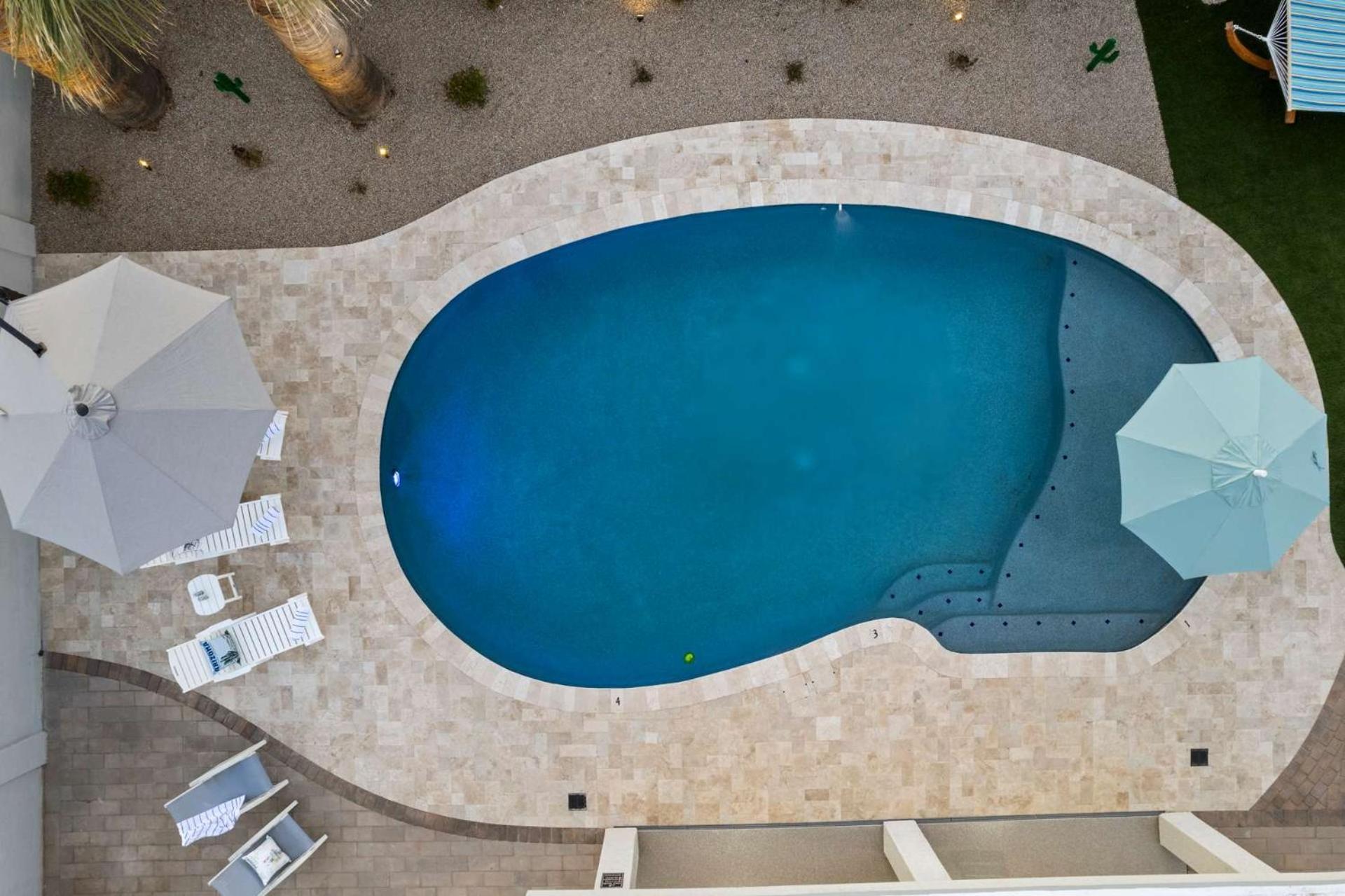 Desert Willow - Pool Pickleball Basketball Court Firepit & Putting Holiday home *