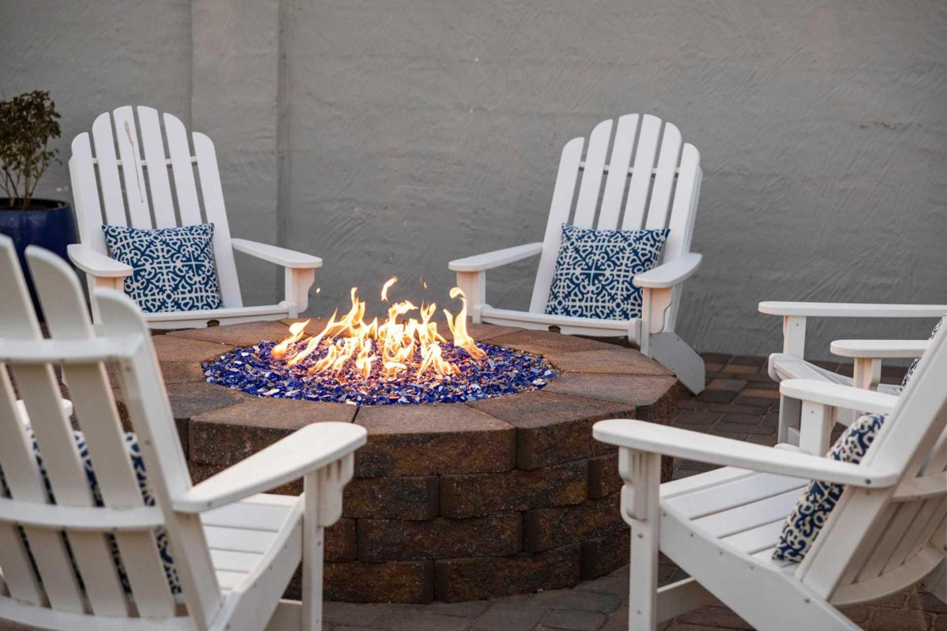Desert Willow - Pool Pickleball Basketball Court Firepit & Putting Holiday home