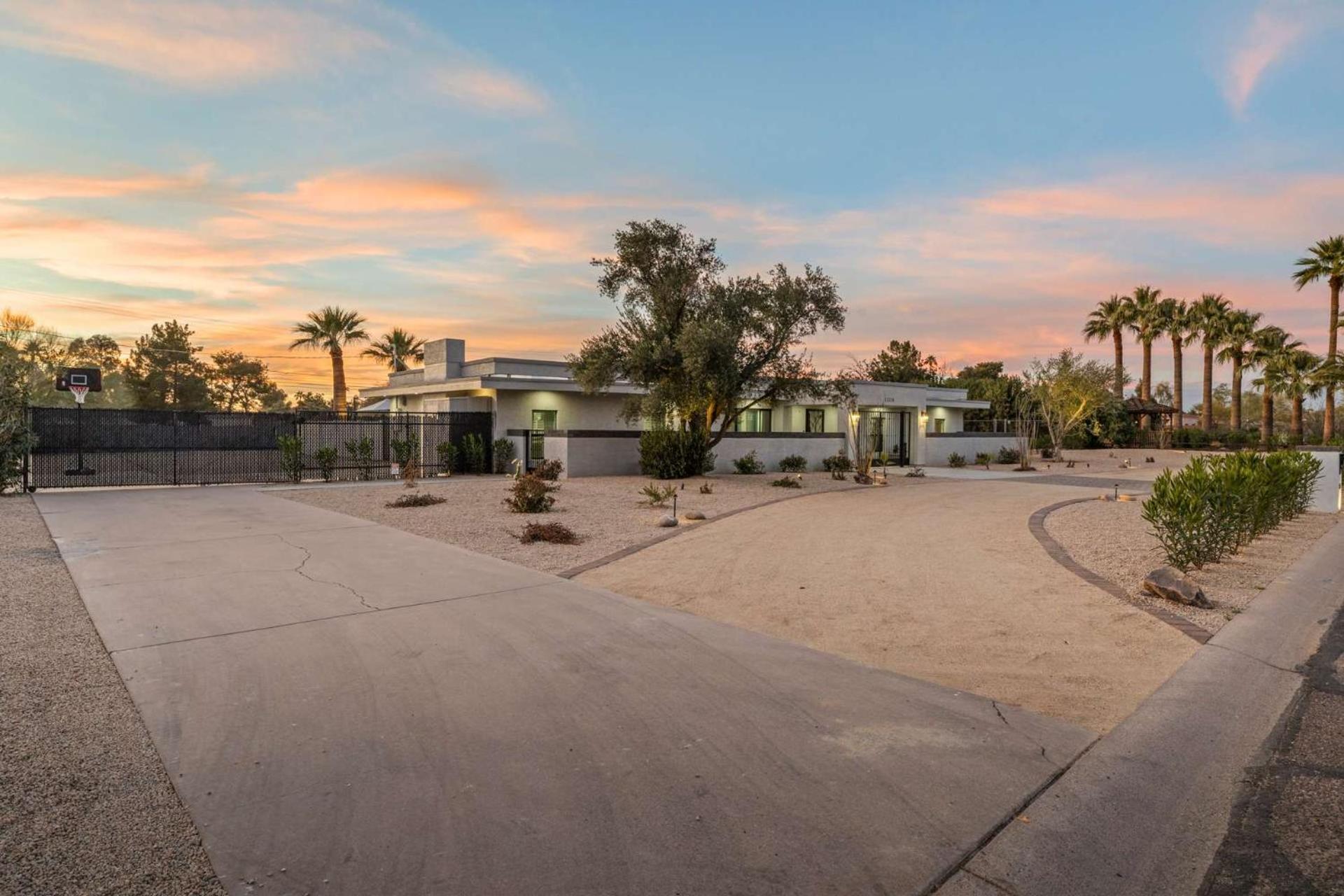Desert Willow - Pool Pickleball Basketball Court Firepit & Putting *