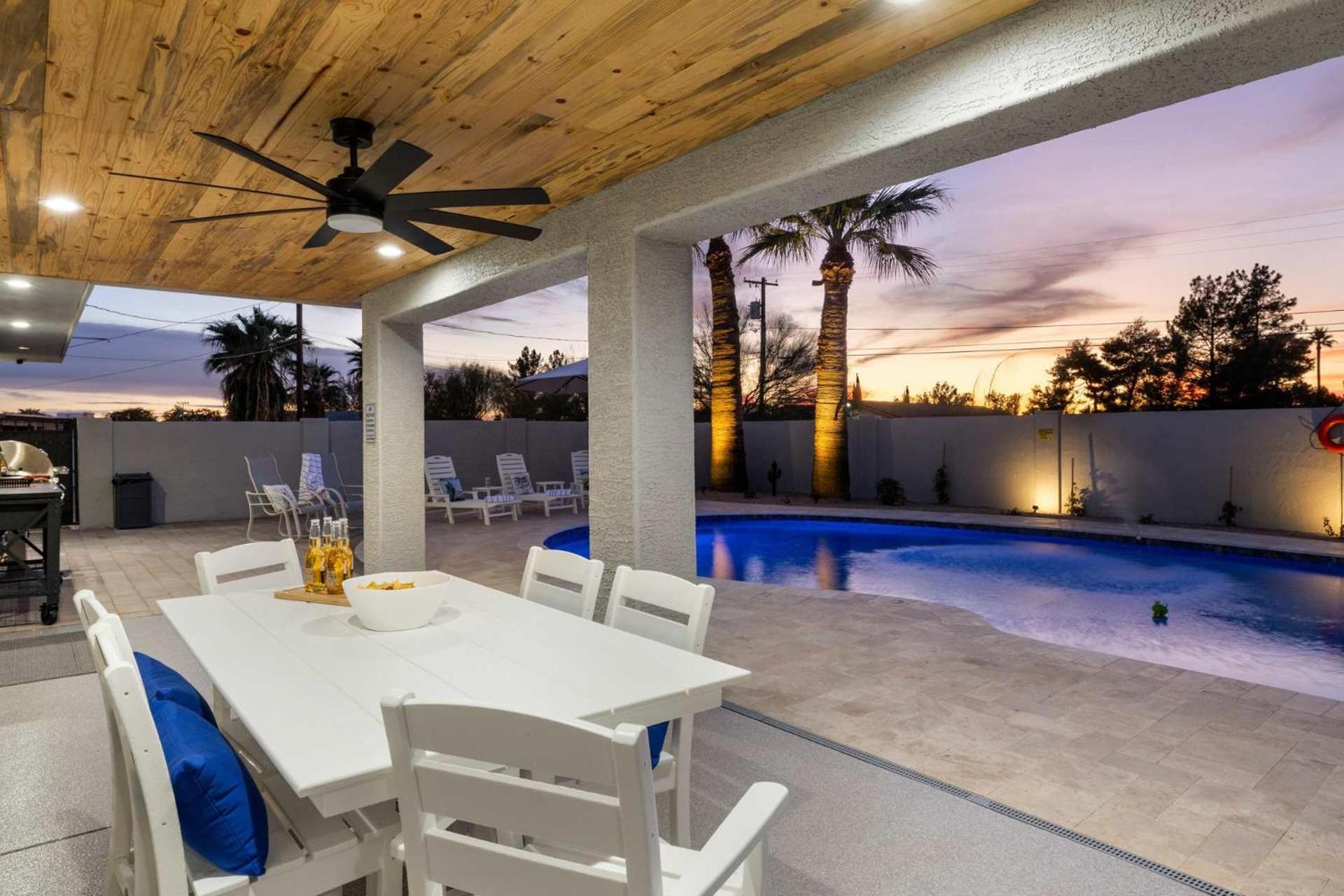 Desert Willow - Pool Pickleball Basketball Court Firepit & Putting *
