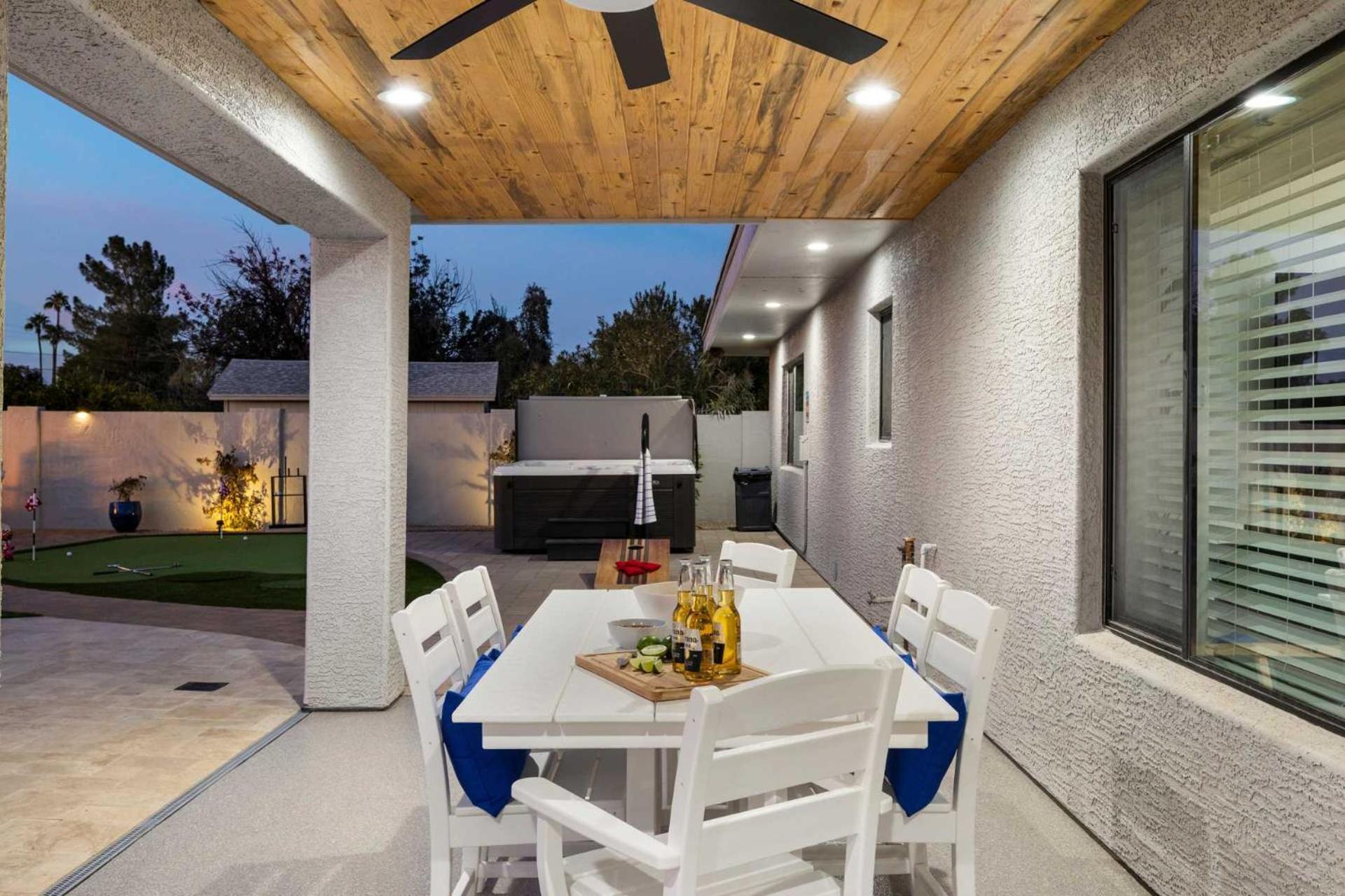 Holiday home Desert Willow - Pool Pickleball Basketball Court Firepit & Putting