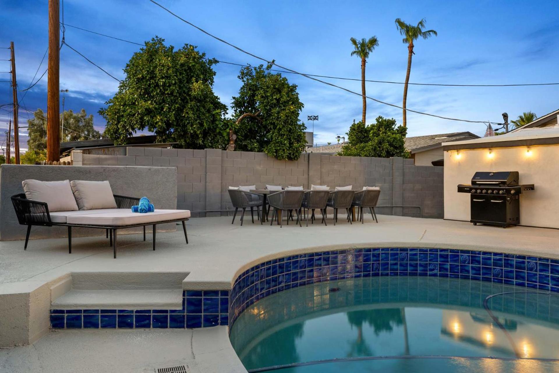 Desert Dreaming - Old Town Pool & Putt Holiday home *