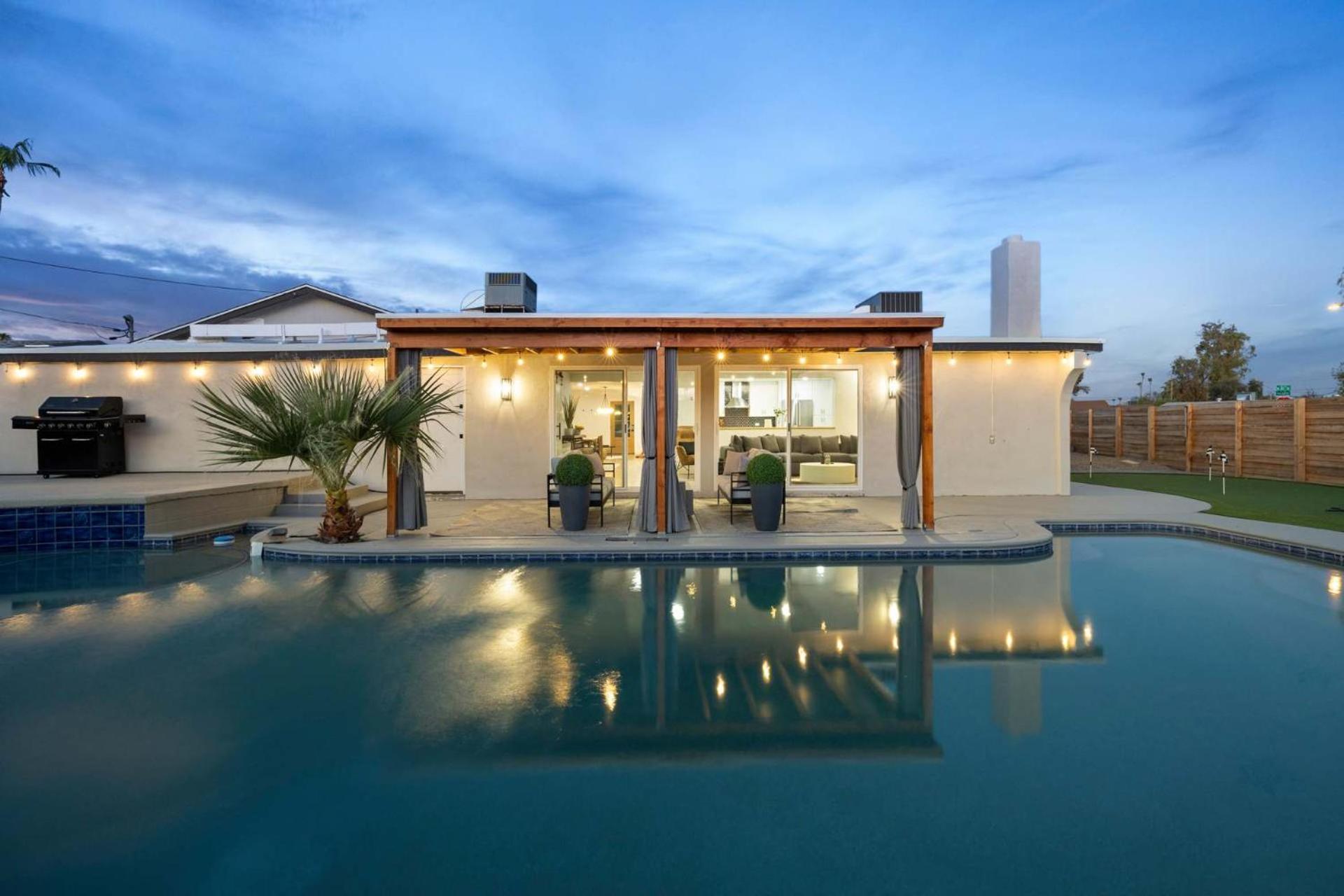 Holiday home Desert Dreaming - Old Town Pool & Putt *