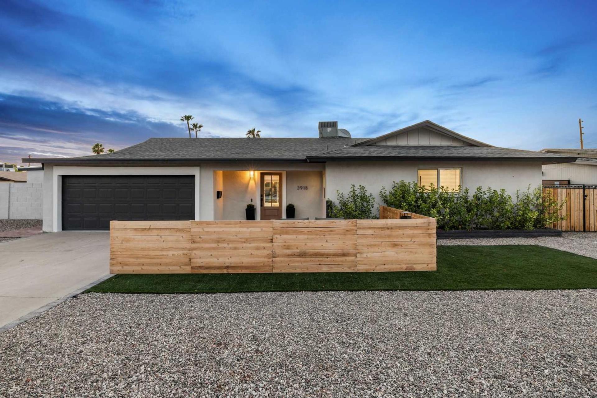 Desert Dreaming - Old Town Pool & Putt Holiday home *