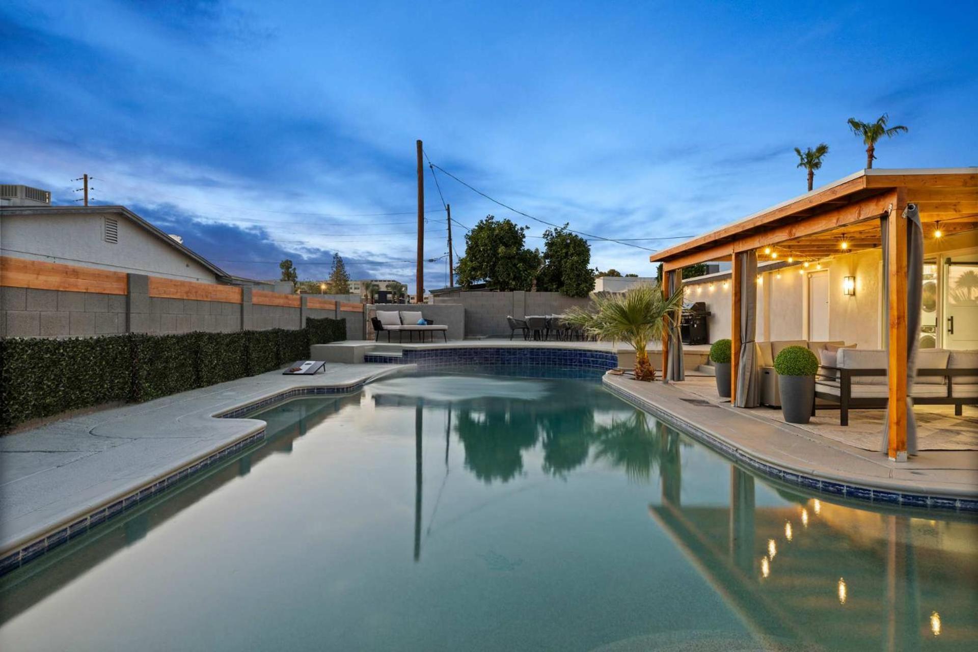 Desert Dreaming - Old Town Pool & Putt