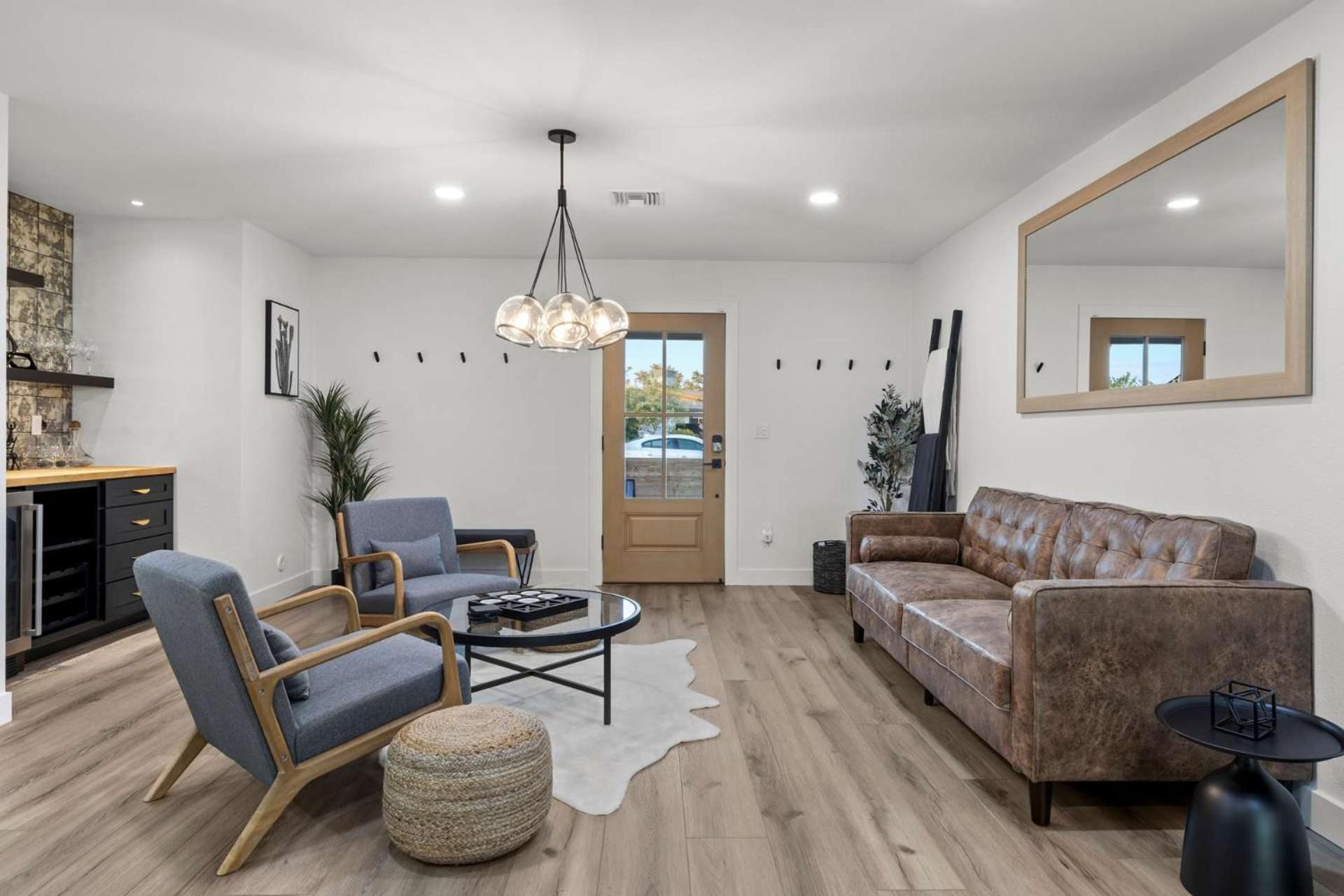 Desert Dreaming - Old Town Pool & Putt Holiday home