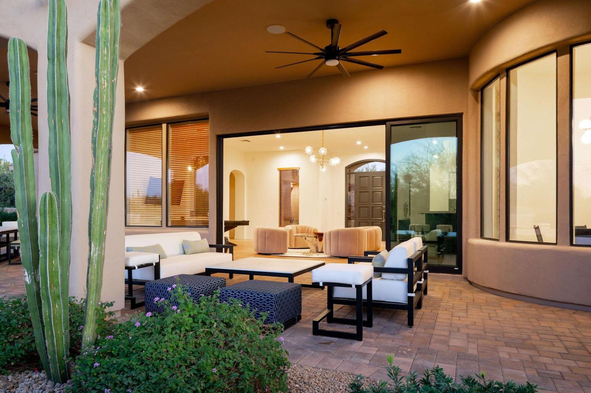 Sierra Luxe - Chic Design Dream Backyard With Pool *