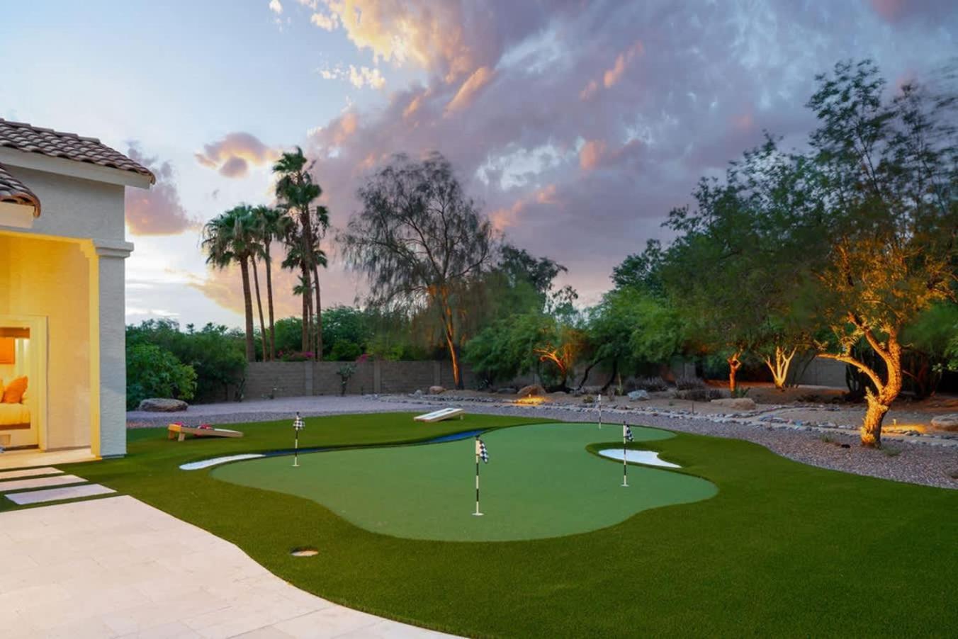 Paradise - Modern Luxe With Pool & Putt