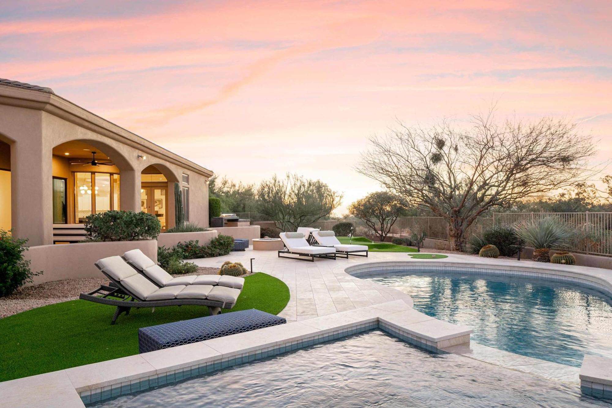 Sierra Luxe - Chic Design Dream Backyard With Pool *