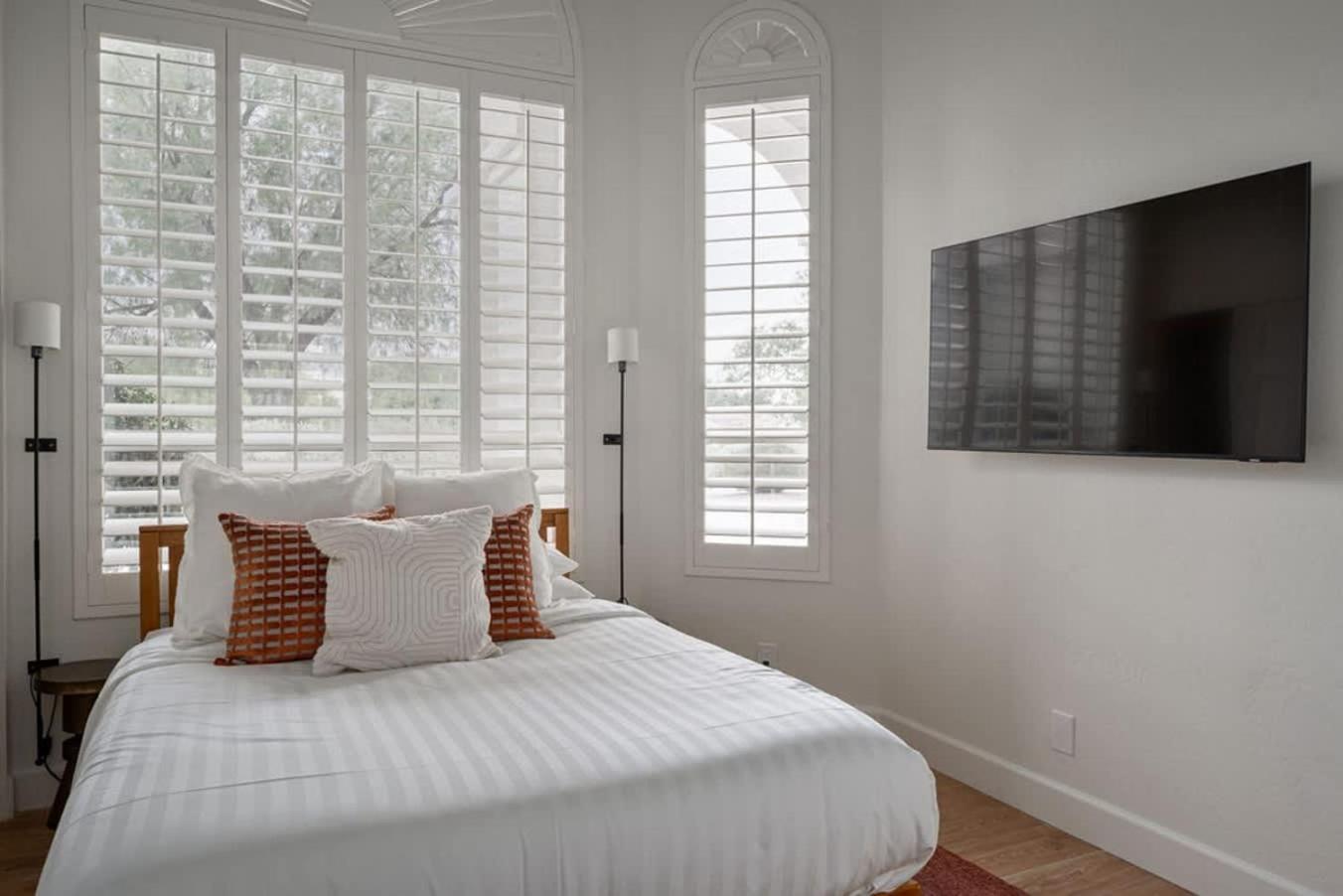 Holiday home Paradise - Modern Luxe With Pool & Putt