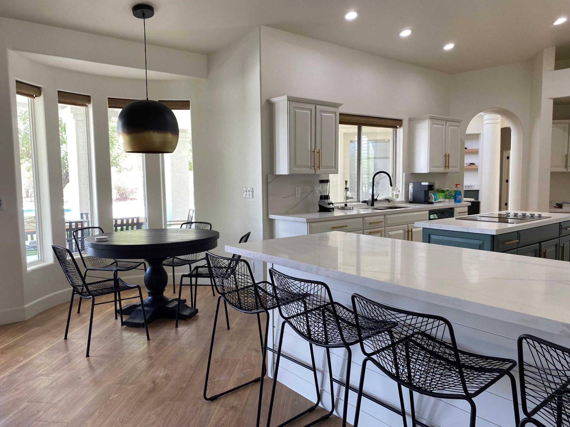 Holiday home Paradise - Modern Luxe With Pool & Putt