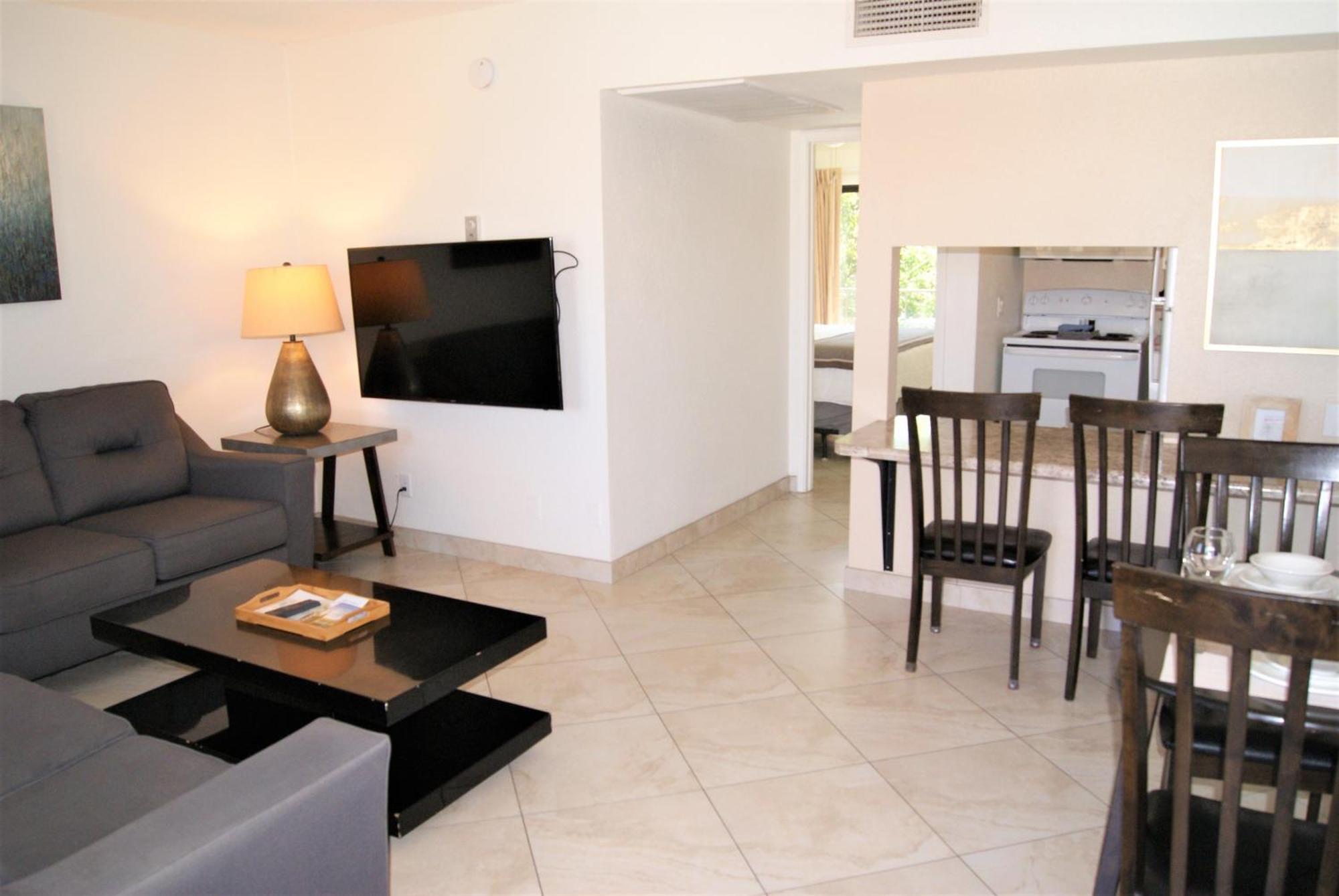 214 Fully Furnished 1br Suite-outdoor Pool Apartment