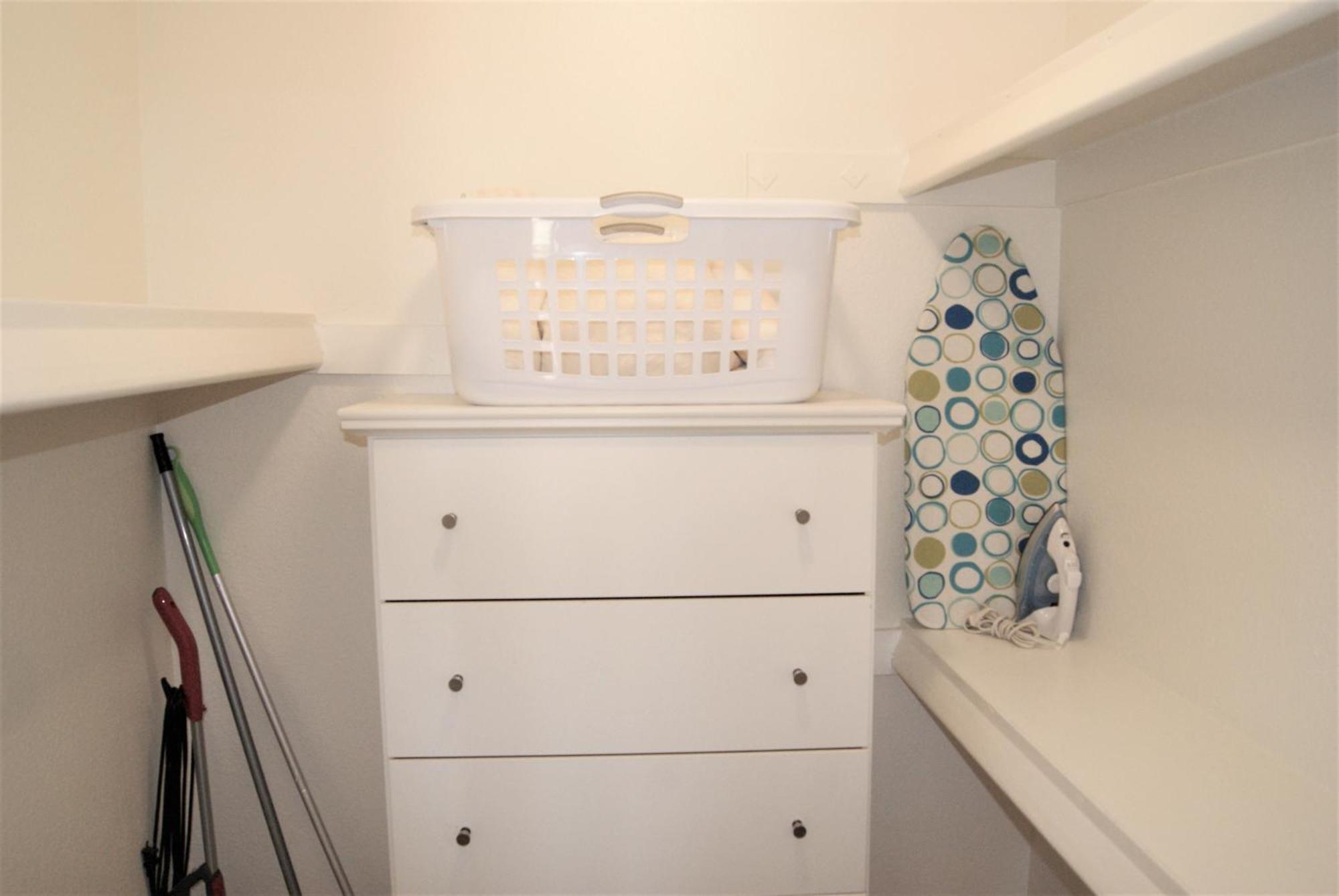 Apartment 218 Fully Furnished 1br Suite-outdoor Pool