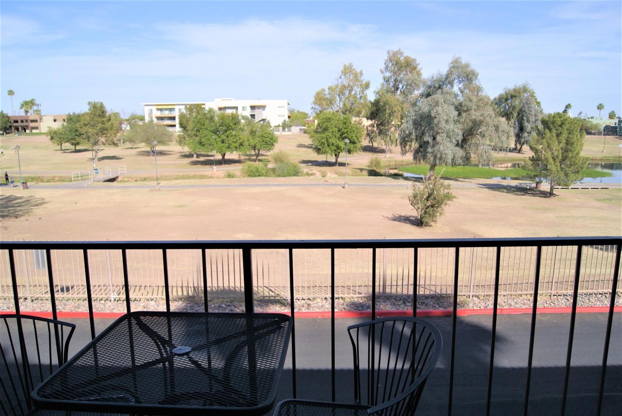218 Fully Furnished 1br Suite-outdoor Pool Apartment *