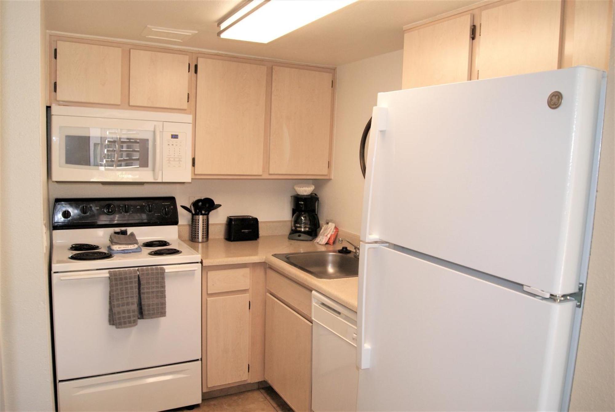 127 Fully Furnished 1br Suite-prime Location Apartment *