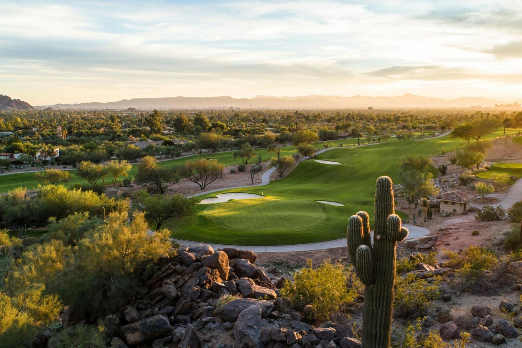 Resort The Phoenician, A Luxury Collection Resort,
