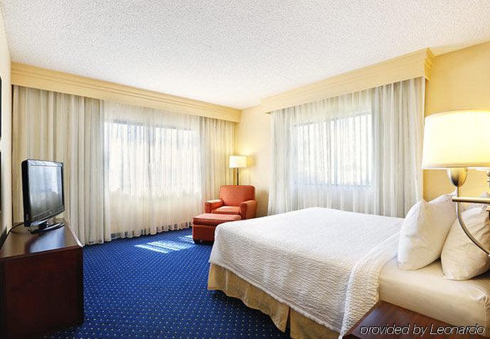 Courtyard By Marriott Old Town 3*