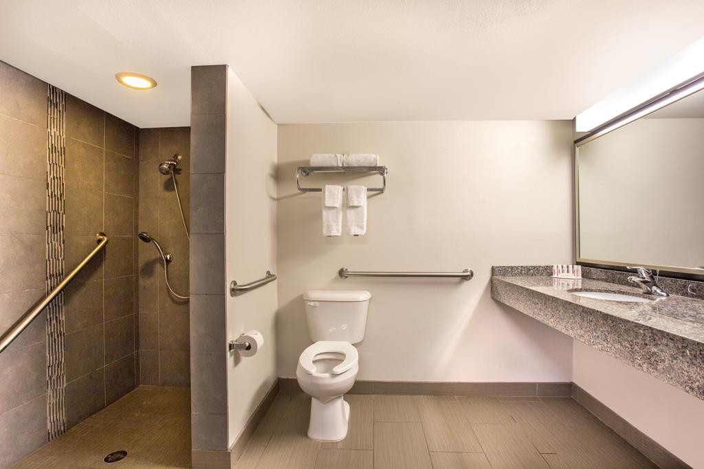 Howard Johnson By Wyndham Old Town
