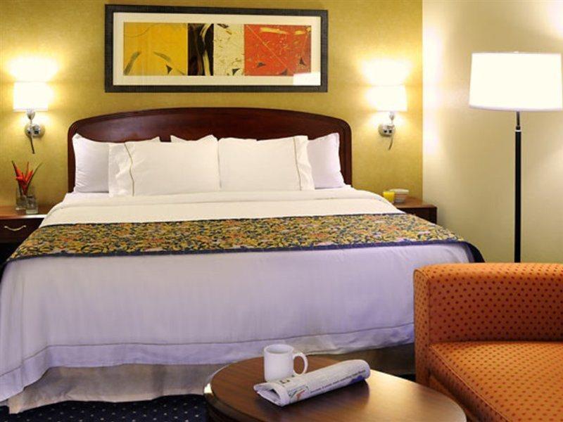 Hotel Courtyard By Marriott Old Town 3*