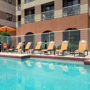 Courtyard By Marriott Old Town