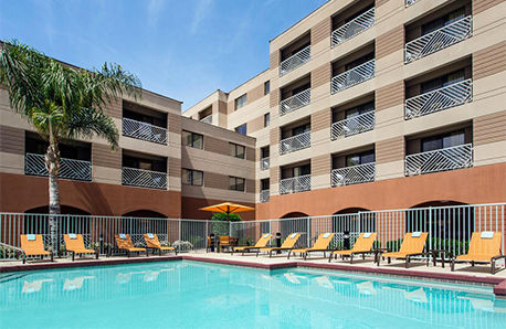 Courtyard By Marriott Old Town Hotel
