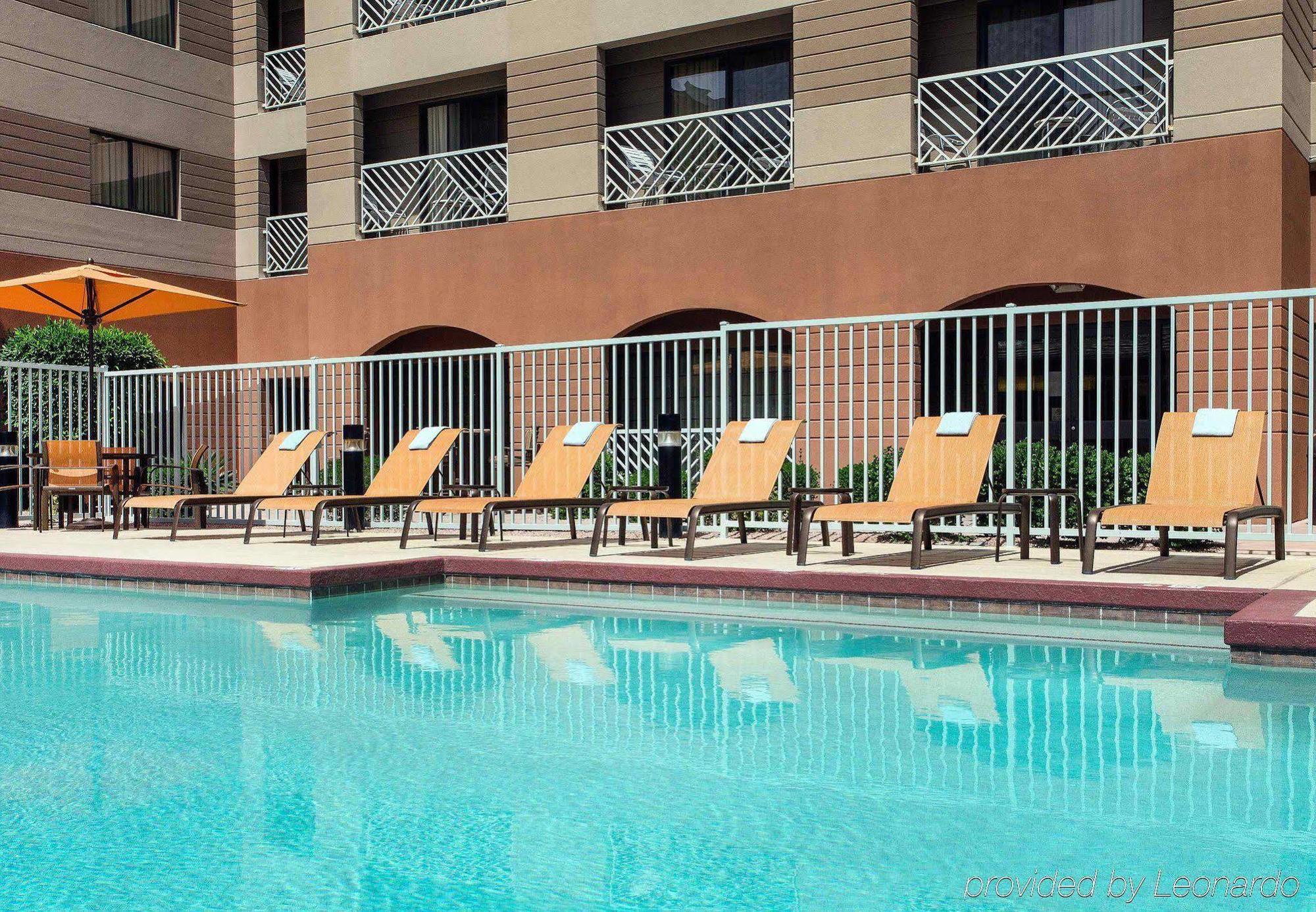 Courtyard By Marriott Old Town 3*