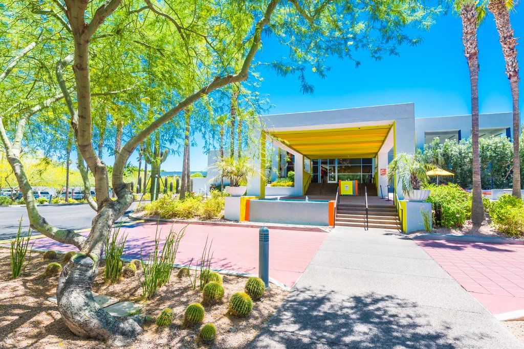The Monarch 3* Scottsdale