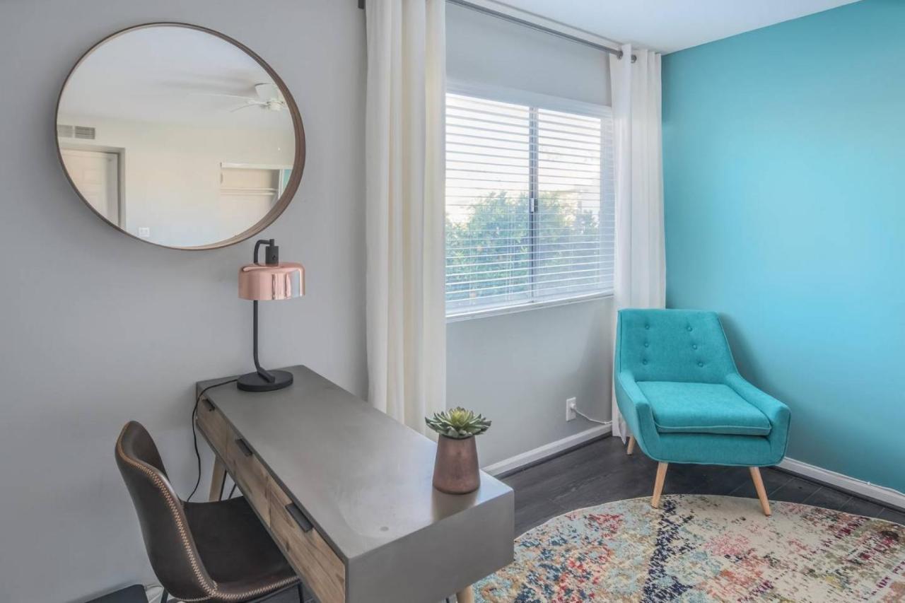 Chic 1br Near Fashion Square By Wanderjaunt Apartment