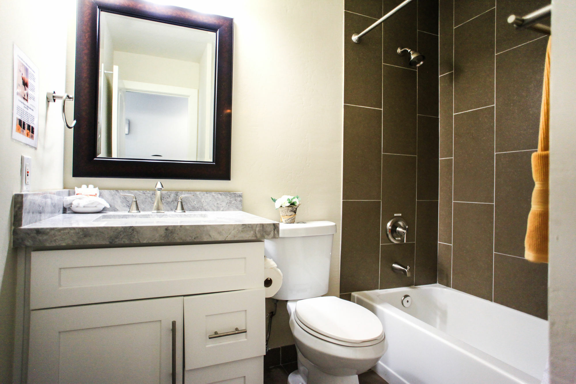 Apartment Monterosa - 4 Bedroom - Scottsdale