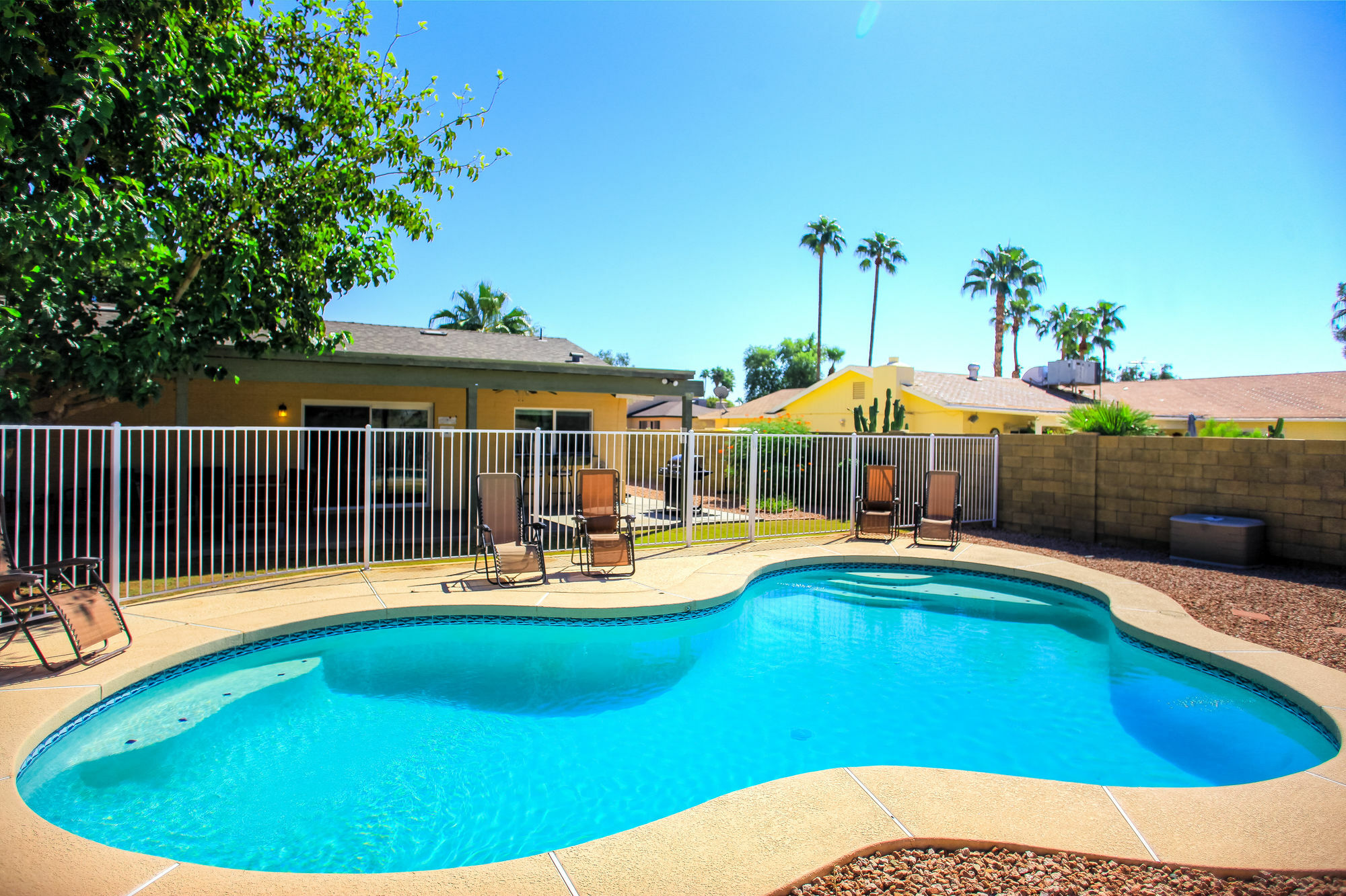 Tatum Gardens - 4 Bed - Apartment *