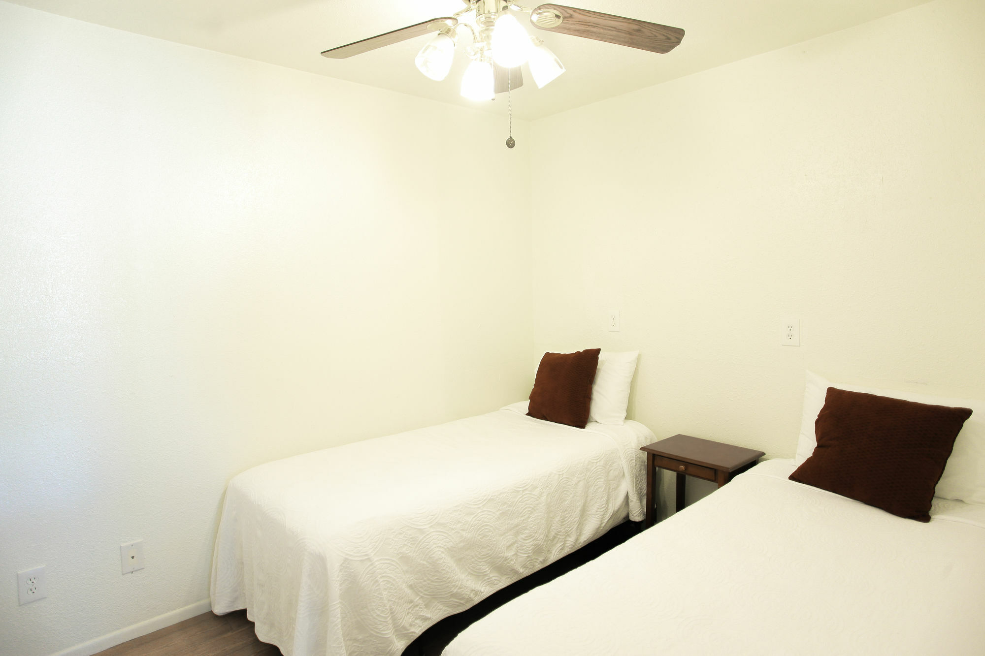 Tatum Gardens - 4 Bed - Apartment *