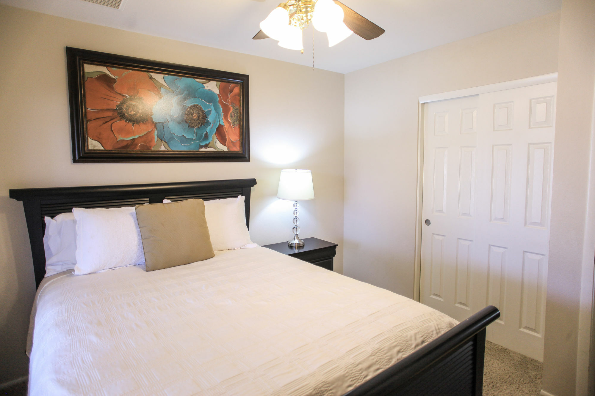 Tatum Gardens - 4 Bed - Apartment *