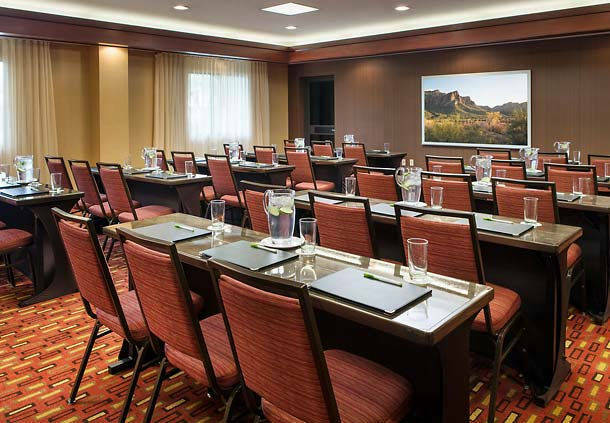 Courtyard By Marriott Old Town 3*