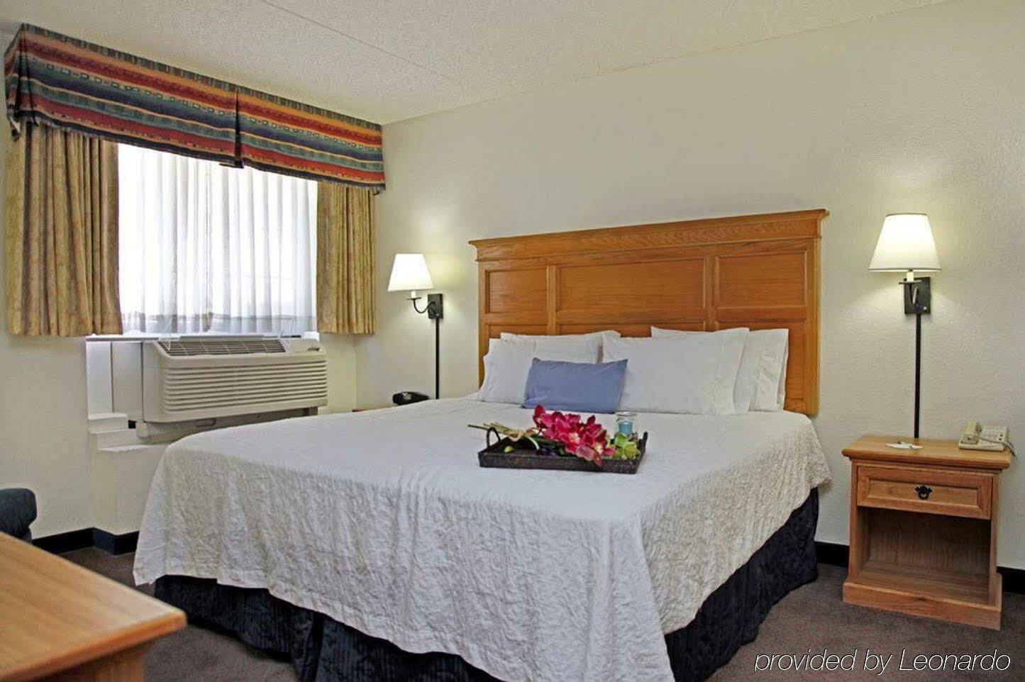 Hampton & Phoenix/scottsdale Hotel 3*