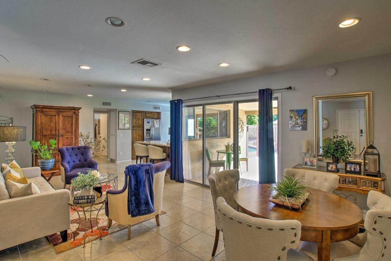 With Pool Less Than 4 Mi To Talking Stick Holiday home