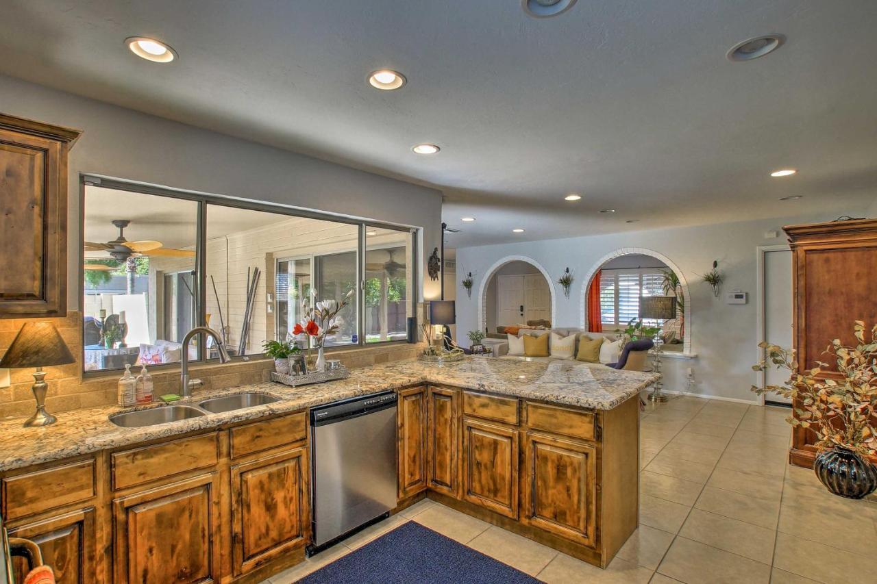 With Pool Less Than 4 Mi To Talking Stick Holiday home Scottsdale