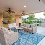 Stunning 5 Bed Luxury Oasis Heated Pool Hot Tub