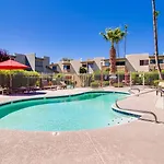 Contemporary Condo In Hub Of Old Town Scottsdale