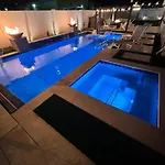 Minutes Old Town Pool Spa Bikes Golf Green