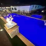 Minutes Old Town Pool Spa Bikes Golf Green