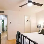 Heated Pool & Hot Tub-Walk To Old Town Condo!