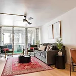 Heated Pool & Hot Tub-Walk To Old Town Condo!