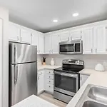 New Spectacular Luxury Condo